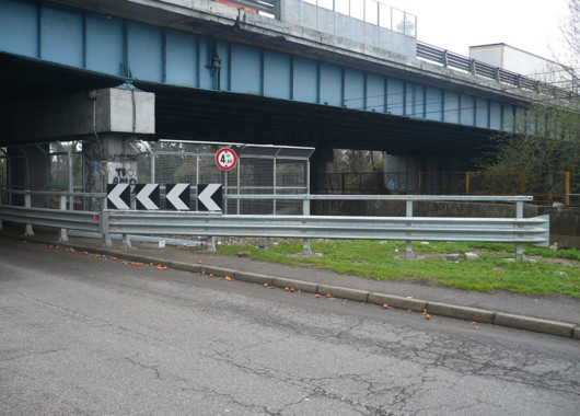 Lavori stradali, barriere, gard-rail, protezioni e ponti